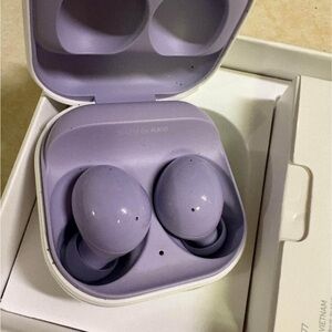 Samsung Lavender Wireless Earbuds